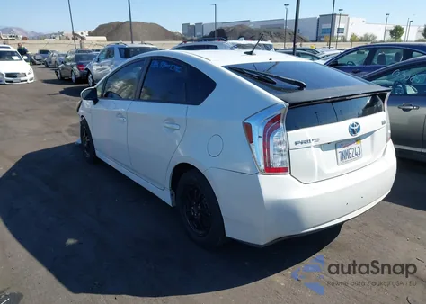 2015 Toyota Prius Three z USA, uszkodzony, nr VIN JTDKN3DU2F0453795